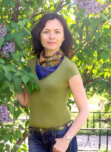 Хустка "Сварга". Кобальтова -  невеликий відбиток нитки 1 см, неакуратно підшитий край mpe0016_vad фото